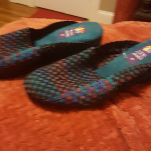 Too small - Picture 2 of 2